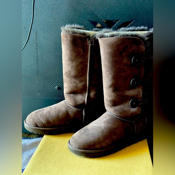 UGG Bailey Button Triplet Boots - Picture 5 of 7
